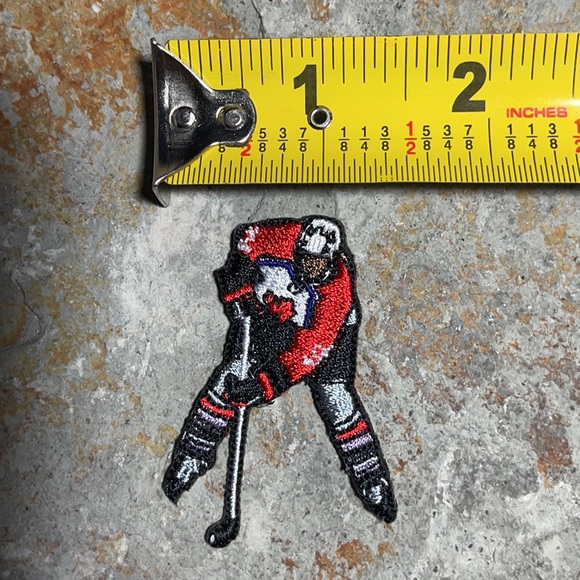 hockey player sew on patch - Picture 3 of 3